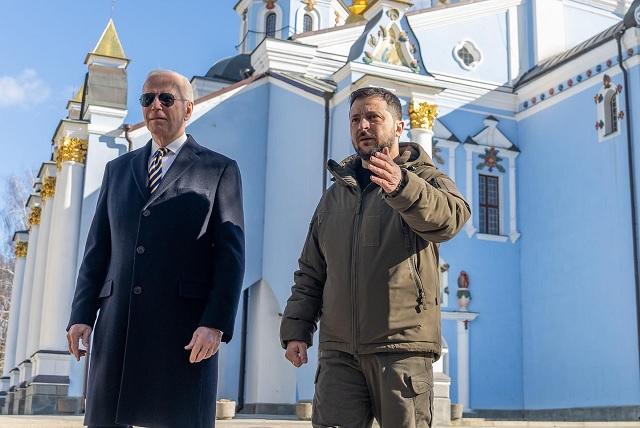Biden visita a Zelensky: reafirma compromiso con Ucrania