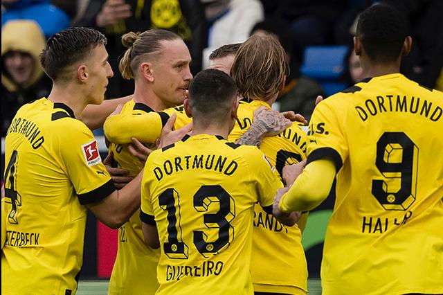 Borussia Dortmund vence al Hoffenheim y asalta la cima de la Bundesliga