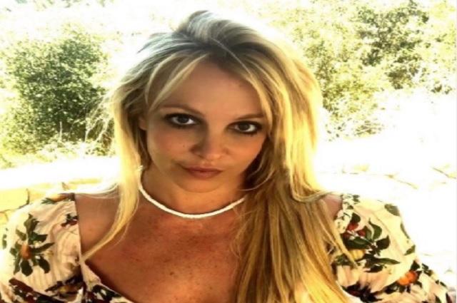 Suspenden tutela al padre de Britney Spears