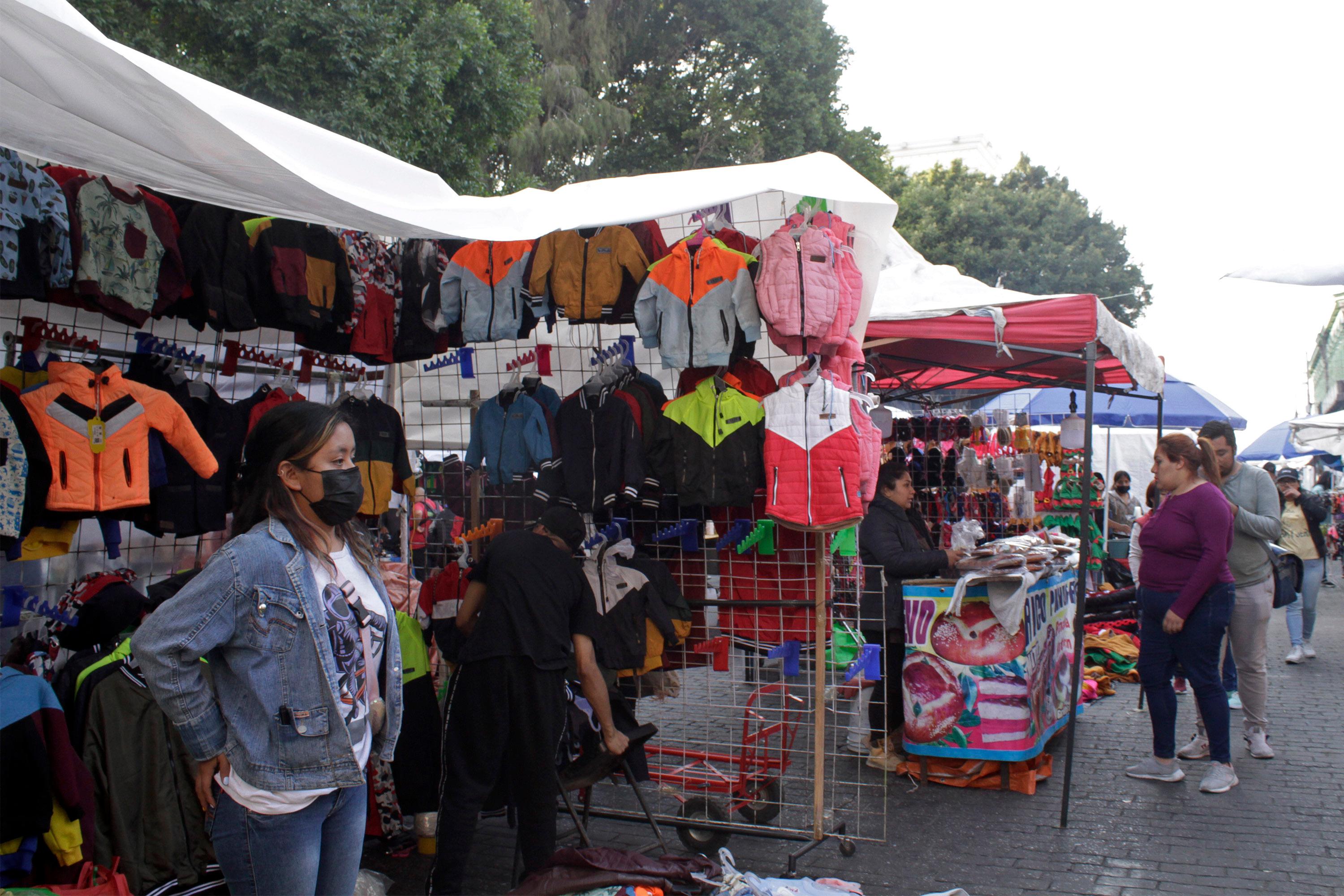 Cabildo aprueba permisos del próximo año para ambulantes en Puebla