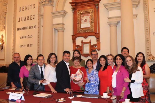 Cabildo de Puebla avala renuncia de Silvia Tanús
