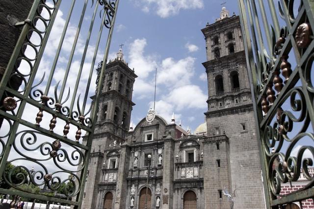 Presentan libro sobre los hechos históricos más relevantes en Puebla