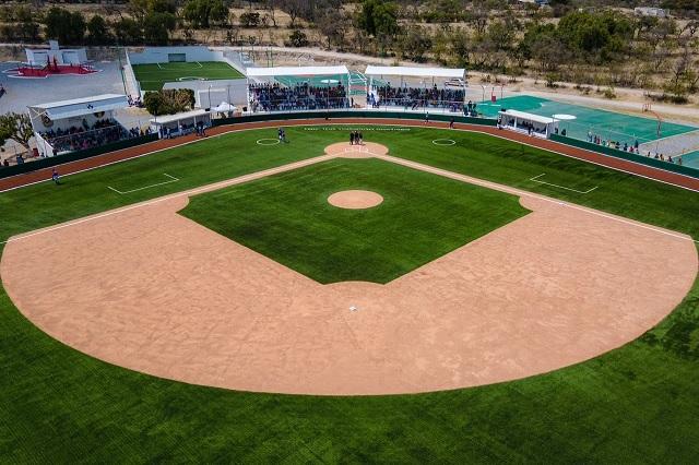 CEMEX entrega nuevo campo de béisbol en Tecali
