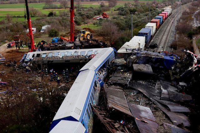 Choque de trenes en Grecia: 38 muertos y cerca de 100 heridos, ¿qué pasó?