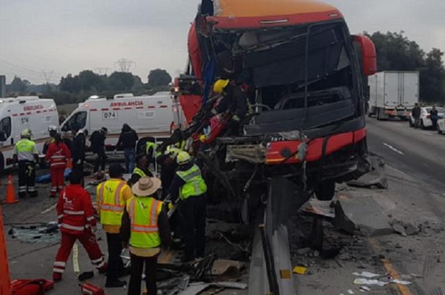 Choque de autobús en autopista Puebla-Orizaba deja dos muertos y 5 heridos (fotos)
