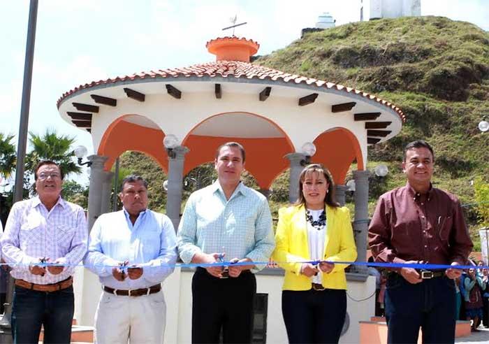 Inaugura Moreno Valle obras por 41.1 mdp en Xiutetelco
