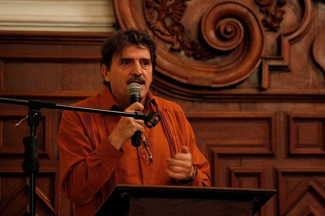 Enrique Serna pide a Slim no censurar libros en Sanborns