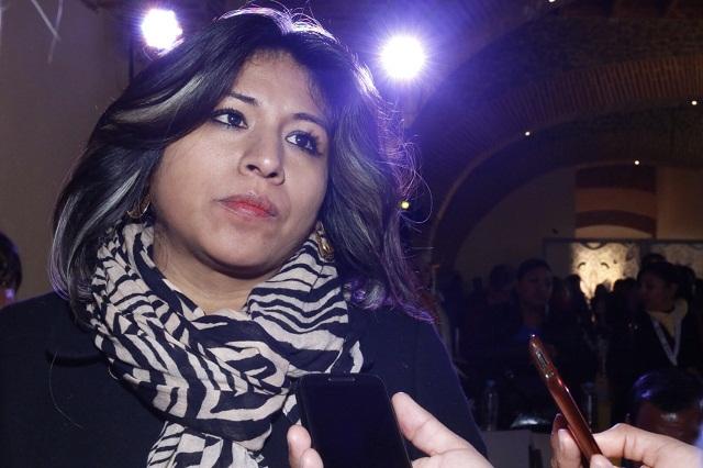Barbosa apoya a Roxana Luna para la gubernatura de Puebla