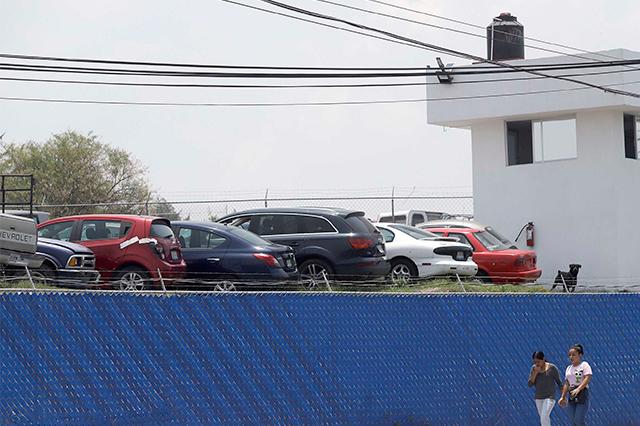 Se venden autos abandonados en el corralón de Puebla