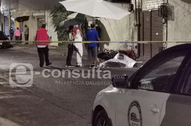 Hombre de la tercera edad muere a manos de policía en Puebla 