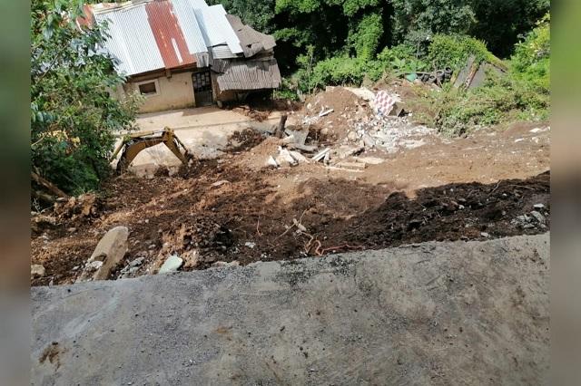 Ofrecen casa sin techo a afectados por deslave en Huauchinango