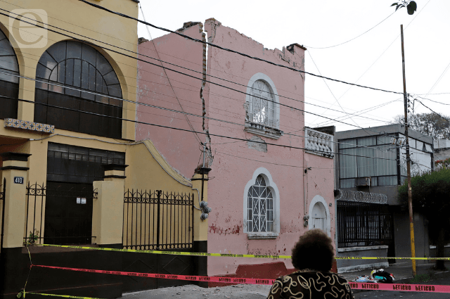 Por colapsar, casona del Centro de Puebla tras caerse el techo
