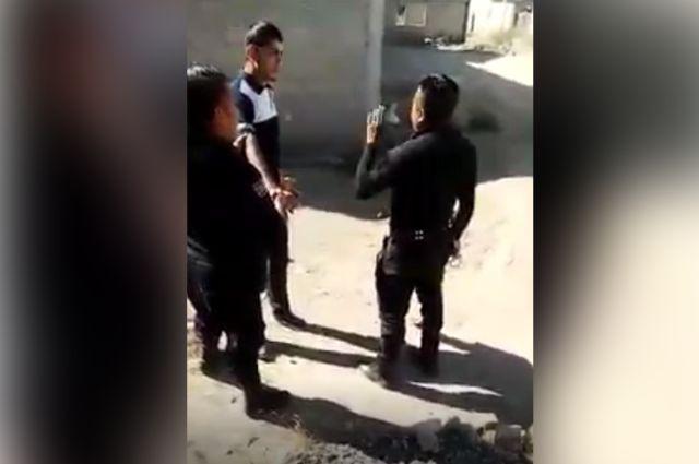Dispara director de seguridad de Miahuatlán para ahuyentar a civil (video)