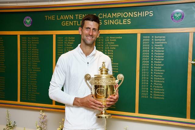 Djokovic alza su Grand Slam número 21 en Wimbledon