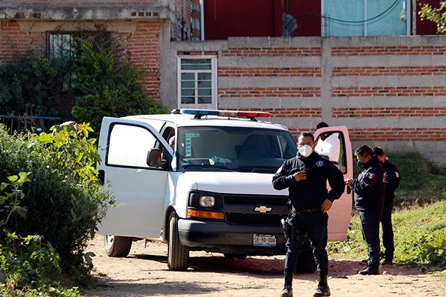 Con huellas de extrema violencia abandonan a mujer muerta en Acatzingo