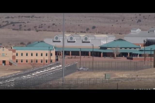 Confinan a El Chapo en prisión Supermax de Colorado