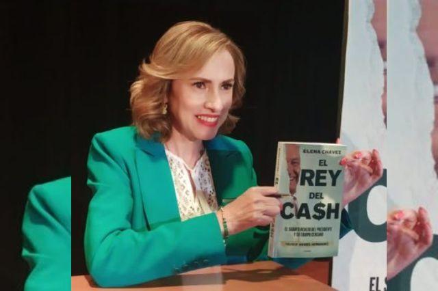 Elena Chávez, autora de “El Rey del Cash”, denuncia persecución de AMLO