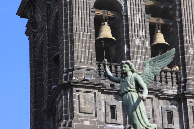 En Puebla, repique de campanas en iglesias en memoria de Benedicto XVI