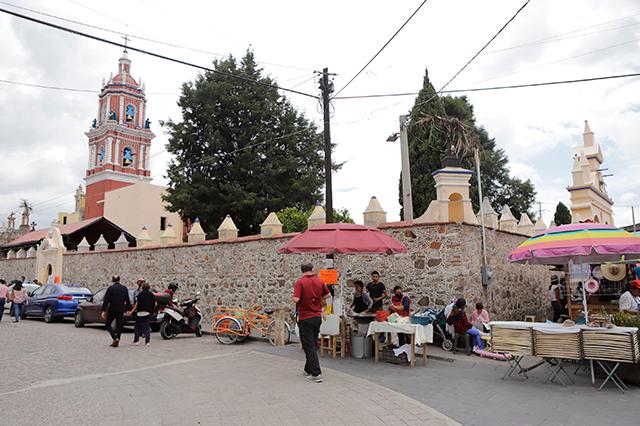 En Tonantzintla acusan abusos en consulta para reparar plaza
