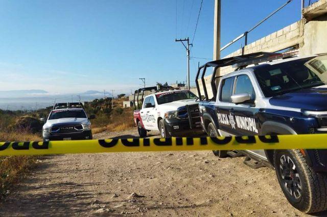 Encuentran cuerpo encobijado y con mensaje en Tehuacán