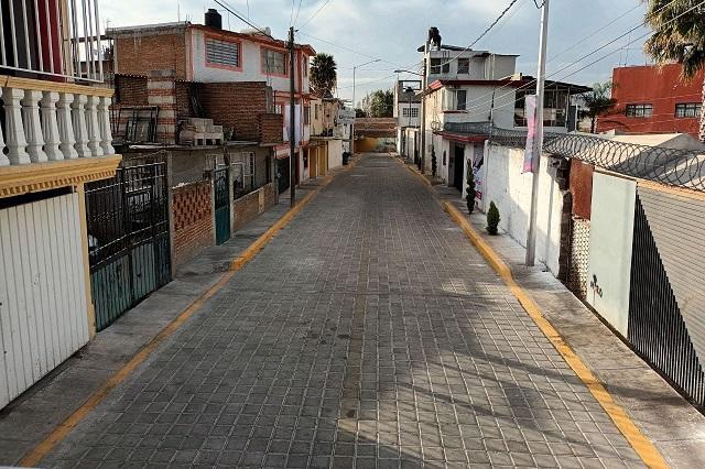 Entregan calles adoquinadas en San Baltazar y Romero Vargas