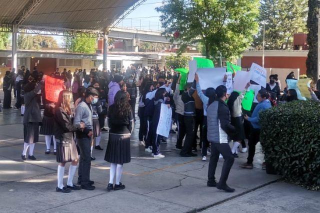 Estudiantes de COBAEP Amalucan arman protesta en Puebla hoy