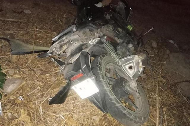 Fallece motociclista al chocar con poste en camino a Canoa