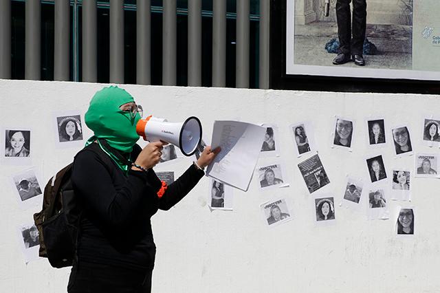 Sí ‘levantan’ mujeres en Puebla y condenan que Barbosa lo niegue