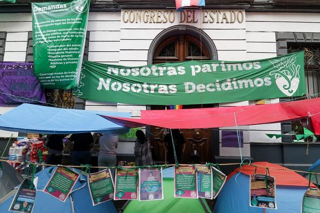 Exigen despenalizar aborto en Puebla en nuevo año legislativo