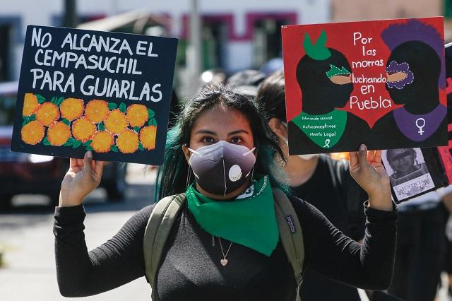 En Acatlán de Osorio recuerdan a víctimas de feminicidios 