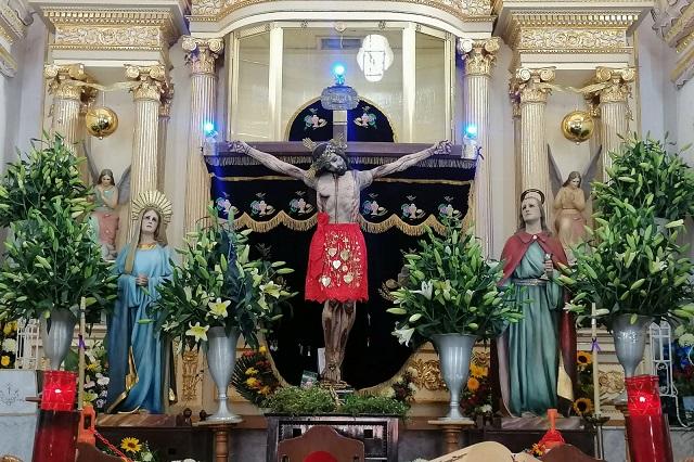 Festejan al cristo de 250 años de antigüedad en Petlalcingo