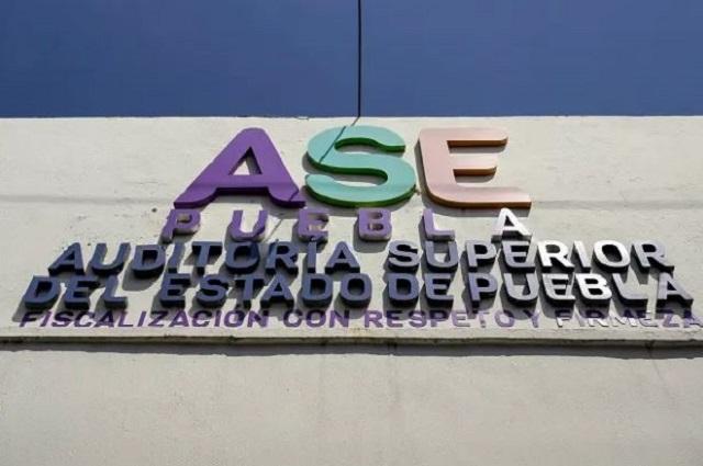 Avala Barbosa limpia de auditores externos de la ASE
