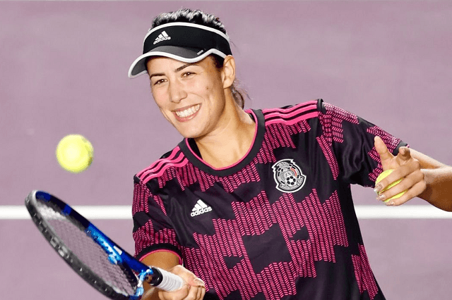 WTA Finals: Muguruza luce jersey de México y enloquece a fans 