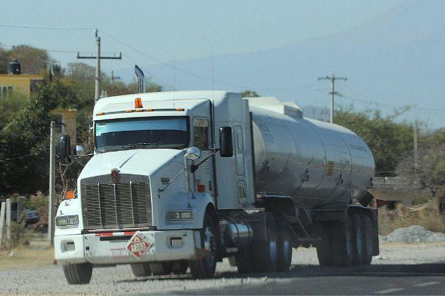 GN intercepta pipa con combustible ilegal en Texmelucan, Puebla