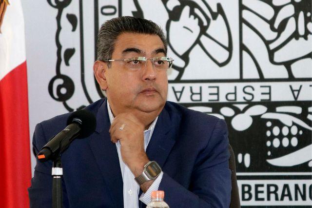 Gobernador Céspedes defiende cambios en gabinete de gobierno de Puebla