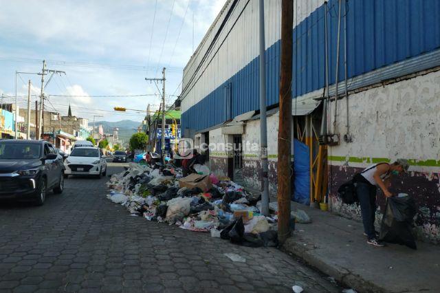 Gobierno investiga problema de la basura en Tehuacán