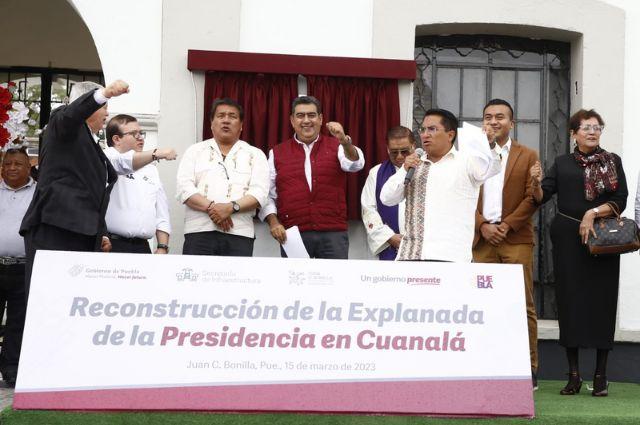 Gobierno de Puebla entrega obras en Juan C Bonilla y Chiautzingo