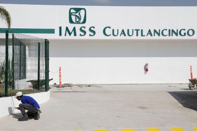 Hospital IMMS Cuautlancingo podría sumar trabajadores locales a su personal