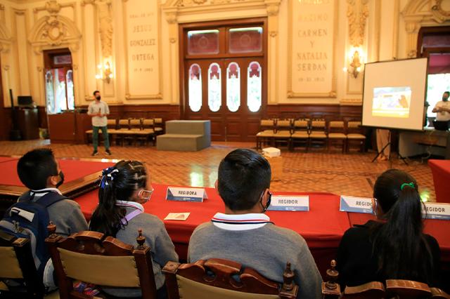 Participan niños y niñas de Puebla en “Hoy soy regidor”