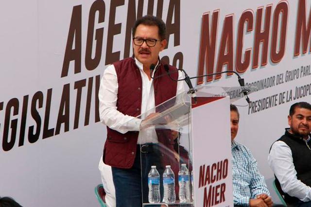 Ignacio Mier apoya a gobernador Céspedes para atraer Tesla a Puebla