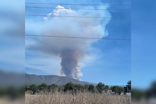 Incendio forestal en Quecholac consume gran extensión de cerro Chichipilco