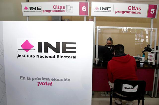 Con INE vencida podrán votar por revocación 125 mil en Puebla