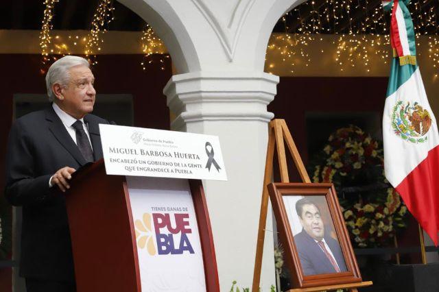López Obrador en funeral de Barbosa: marcha nacional de 4T, idea de Miguel