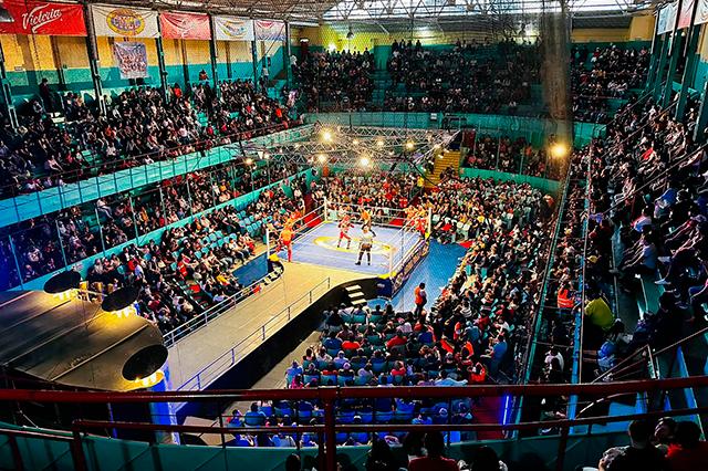 Lucha libre: Arena Puebla se engalana con Místico en el evento estelar