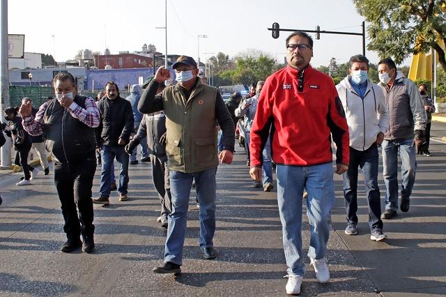 Estéril, protesta contra verificación en Puebla; amagan con otra