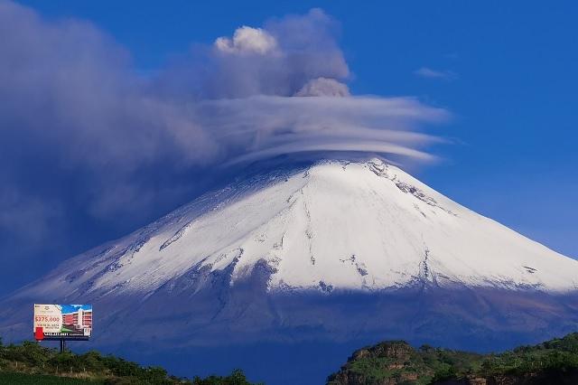 Sube a cima del Popocatépetl para pedir matrimonio a su novia