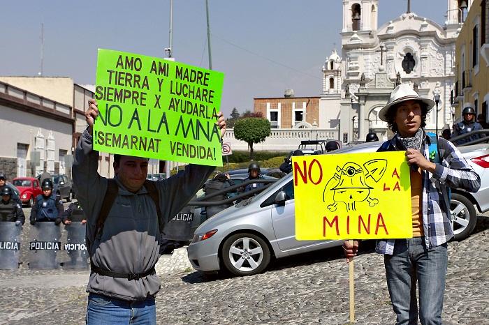 Pobladores de Tetela marchan en Puebla contra mina Espejeras