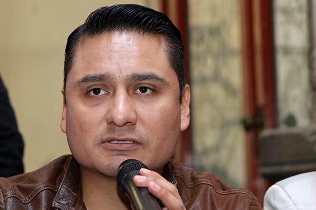 Morena Puebla excluye de Consejo Estatal a 15 miembros, acusa Iván Herrera