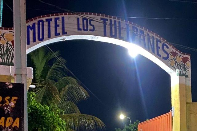 Hallan a hombre muerto en motel 'Los Tulipanes' en Izúcar