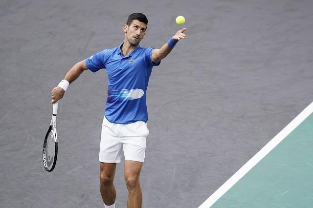 Novak Djokovic debuta con victoria y avanza en Masters de París 